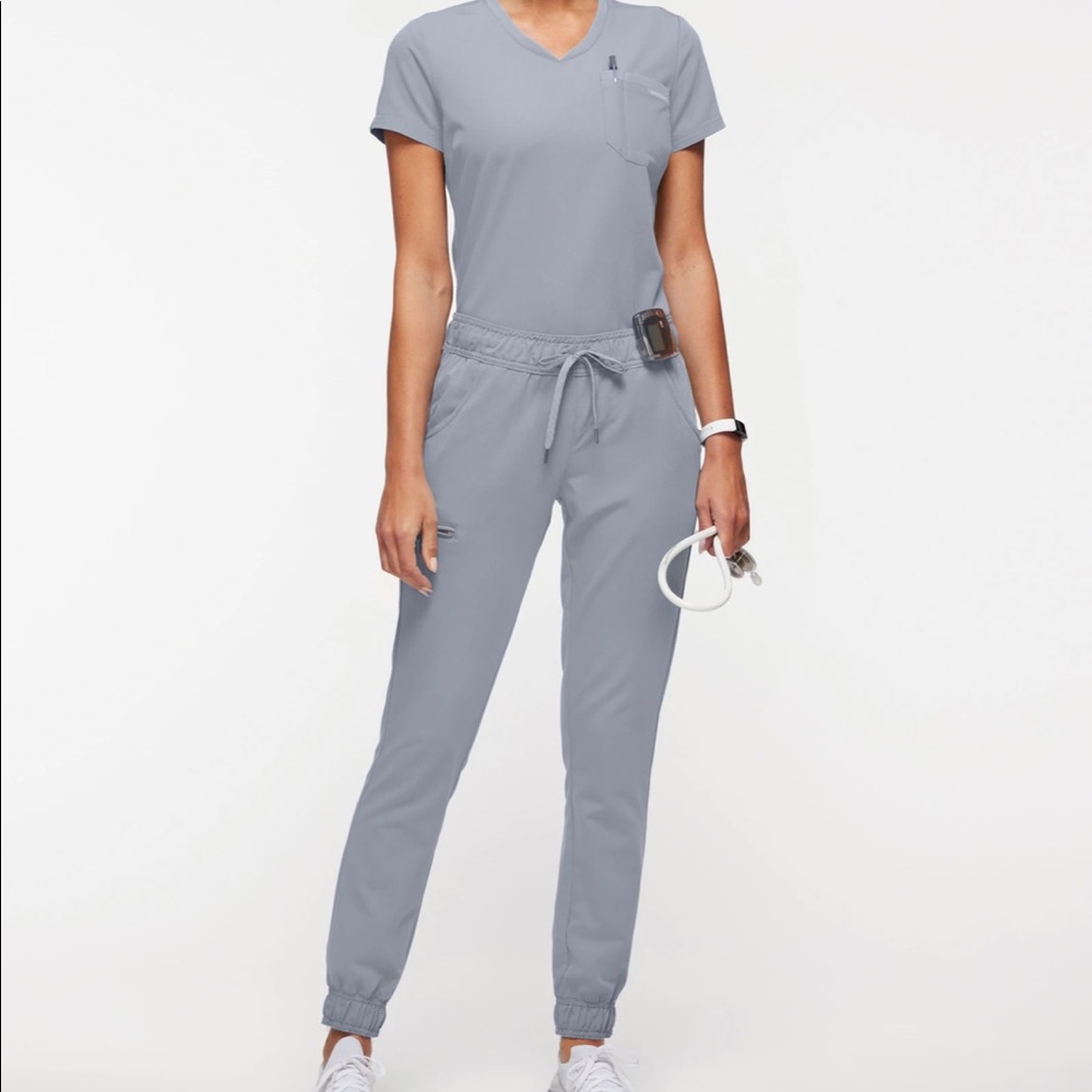 Medelita Grey Scrub Set (joggers/top) xs